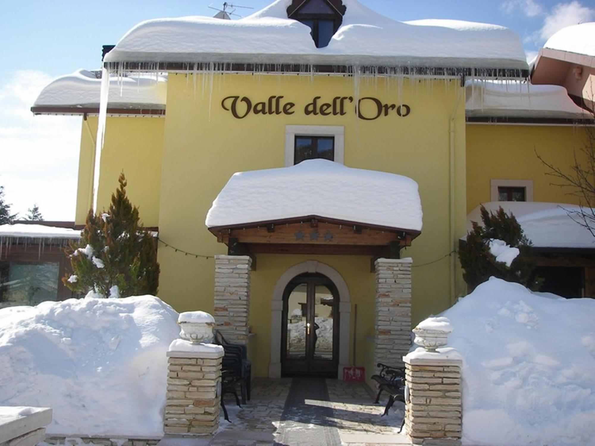 Hotel Valle Dell' Oro Pescasseroli Exterior photo